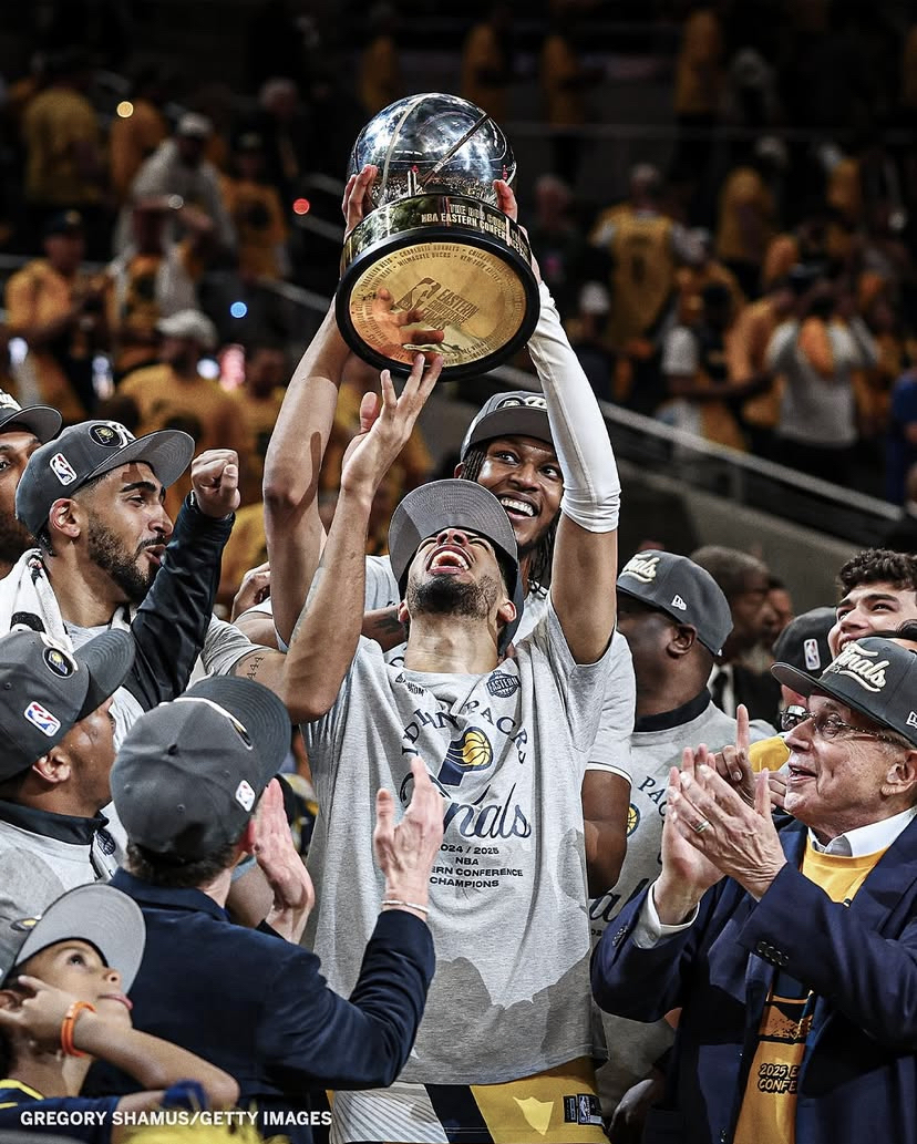 关键时刻全明星赛传出新动向；西汉姆止住颓势；管理层表态——更衣室稳定；临场指挥获称赞的简单介绍-九游体育app